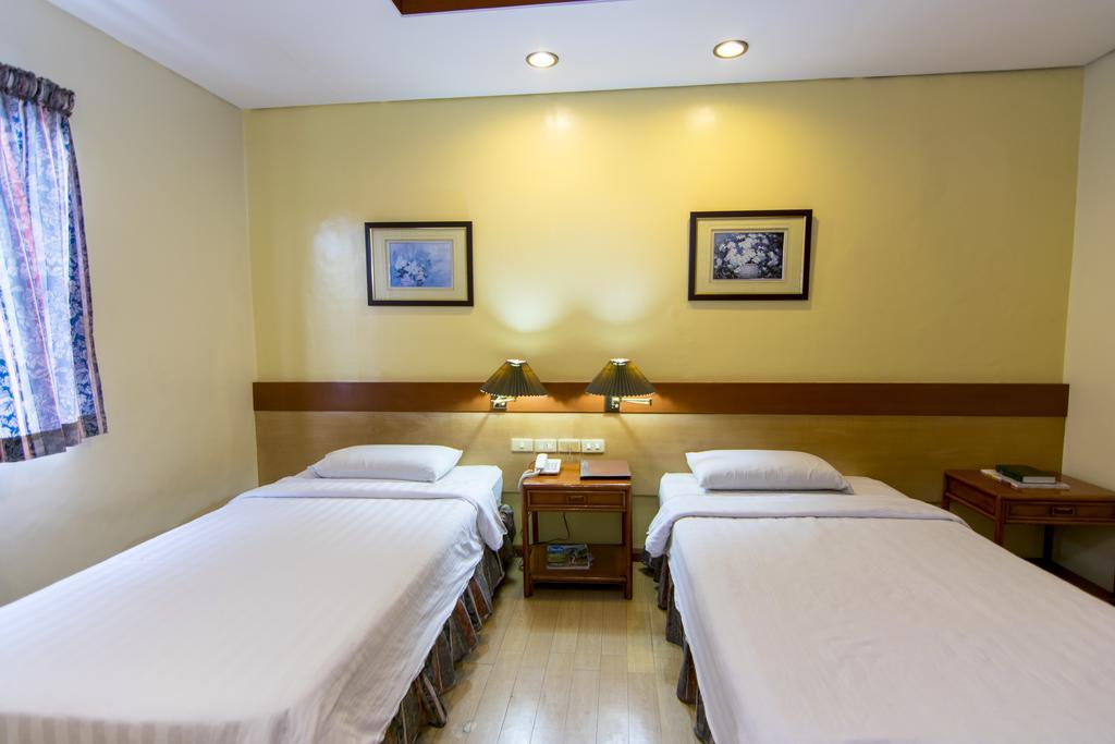 The Manor Hotel Davao City Dış mekan fotoğraf