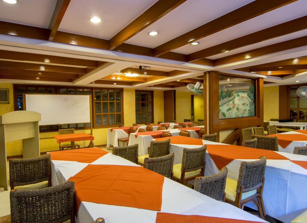 The Manor Hotel Davao City Dış mekan fotoğraf