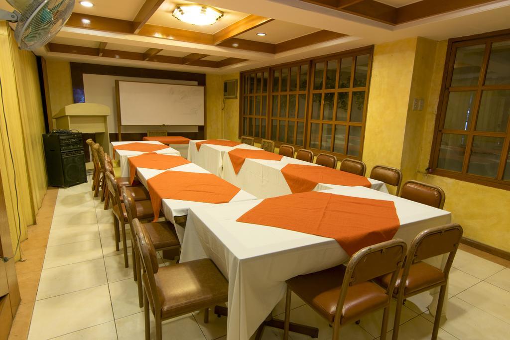 The Manor Hotel Davao City Dış mekan fotoğraf