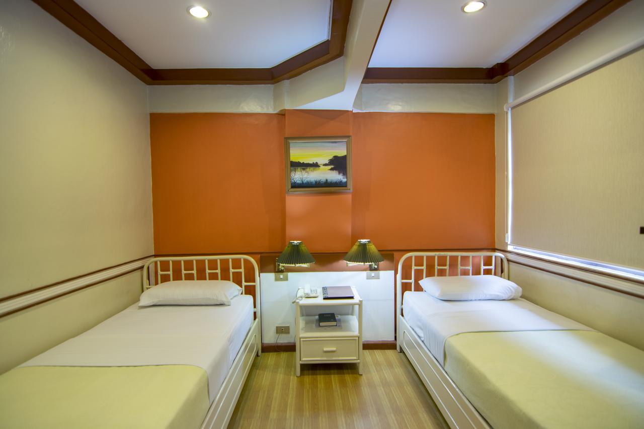 The Manor Hotel Davao City Dış mekan fotoğraf